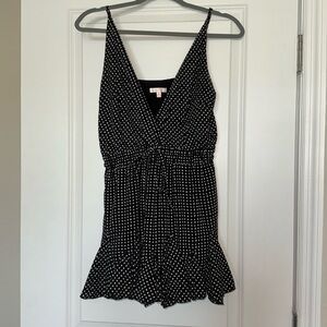 Black and White Flowy Romoer